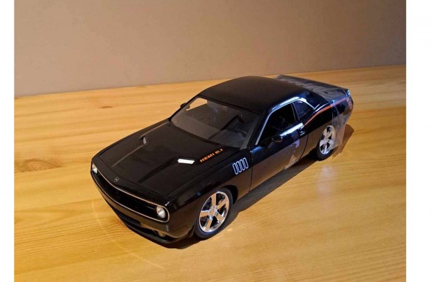 1:18 HW61 Plymouth Cuda Concept modell