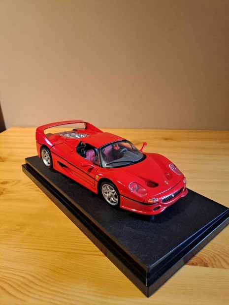 1:18 Hot Wheels Ferrari F50 modell