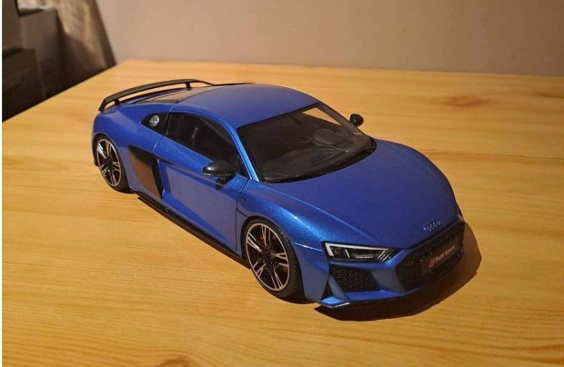 1:18 Kengfai Audi R8 Coupe modell