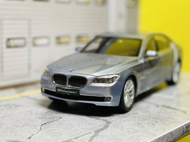 1:18 Kyosho BMW Active Hybrid 7 1/18