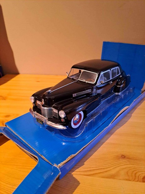 1:18 MCG Cadillac Fleetwood 60 modell