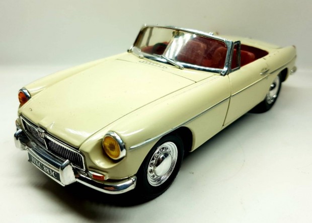 1/18 MGB Roadster Corgi kiads autmodell 