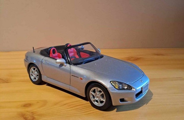 1:18 Maisto Honda S2000 modell