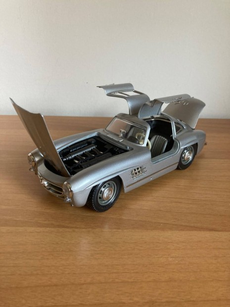 1/18 Mercedes-Benz 300 SL Maisto kiads fm autmodell