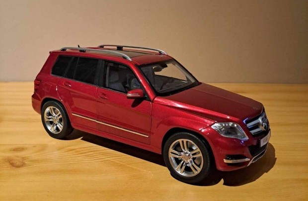 1:18 Mercedes-Benz GLK modell 1/18