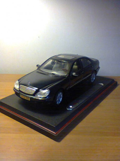 1/18 Mercedes S500 (1998) Maisto kiads autmodell