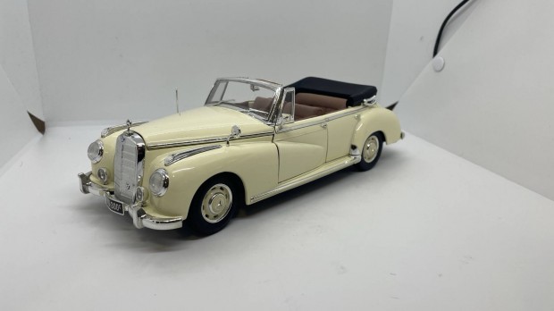 1:18 Mercedes Typ 300C Cabrio