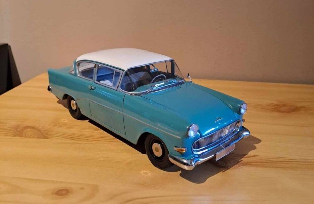 1:18 Minichamps Opel Rekord P1 modell