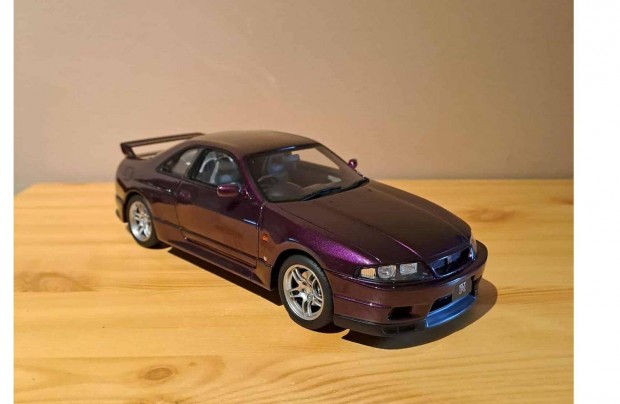 1:18 Nissan Skyline GT-R R33 modell