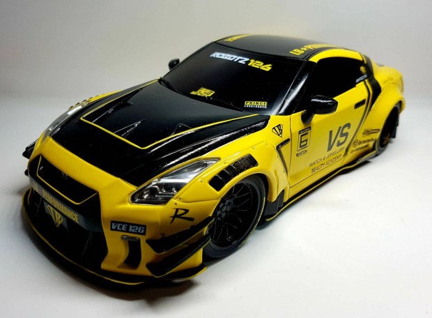 1/18 Nissan Skyline GT-R Solido kiads autmodell 