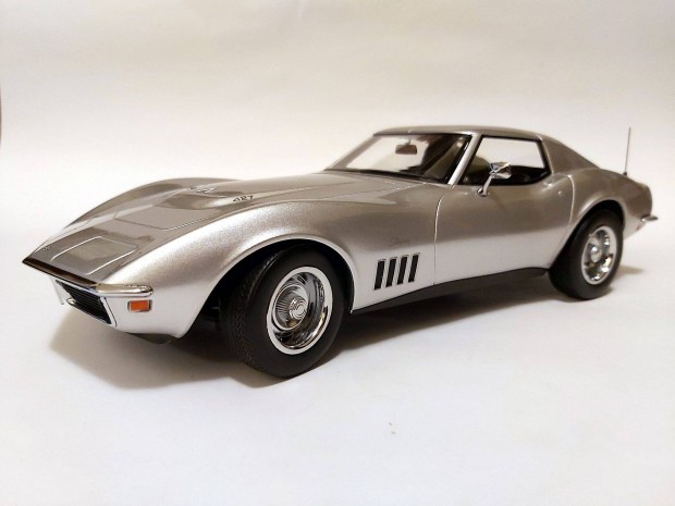 1:18 Norev Corvette 1969