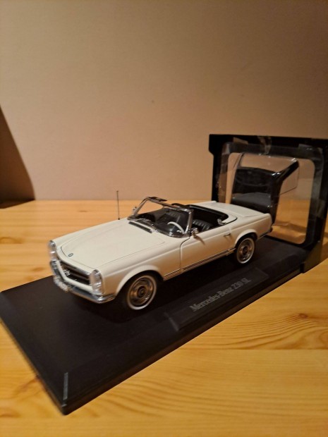 1:18 Norev Mercedes 230SL modell