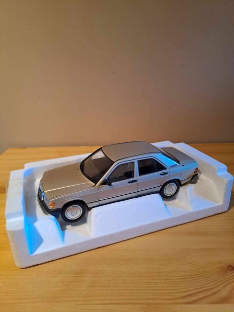 1:18 Norev Mercedes-Benz 190E modell