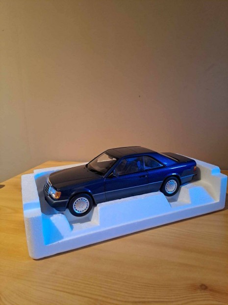 1:18 Norev Mercedes-Benz 300CE-24 Coupe modell