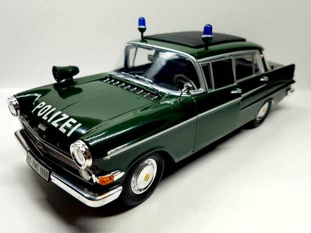 1/18 Opel Kapitn Police Revell kiads autmodell 