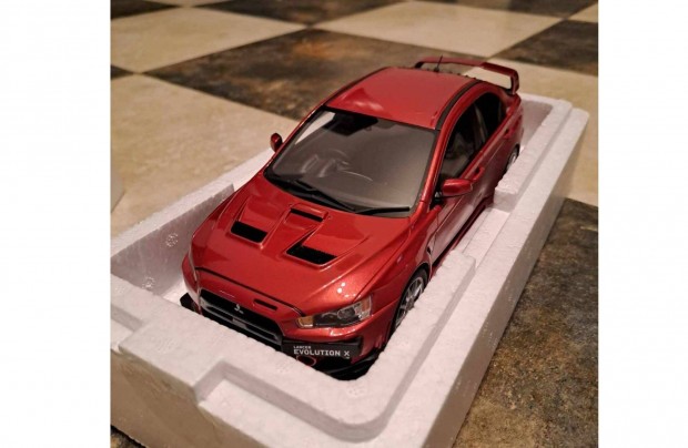 1:18 Ottomobile Mitsubishi Lancer Evo X modell