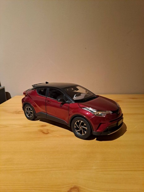 1:18 Paudi Toyota CHR modell