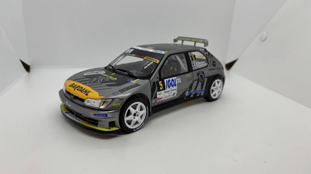 1:18 Peugeot 306 Maxi