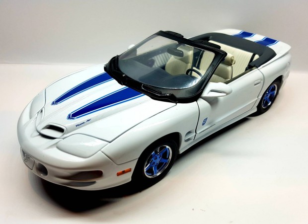 1/18 Pontiac Firebird autmodell 