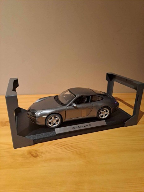 1:18 Porsche 911 Carrera S modell 1/18