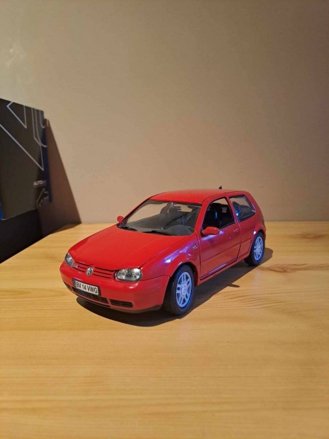 1:18 Revell Volkswagen Golf 4 Gti modell