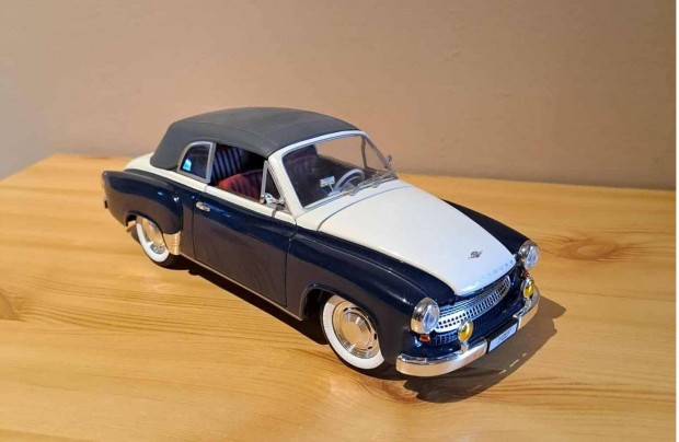 1:18 Revell Wartburg 311 Cabriolet modell