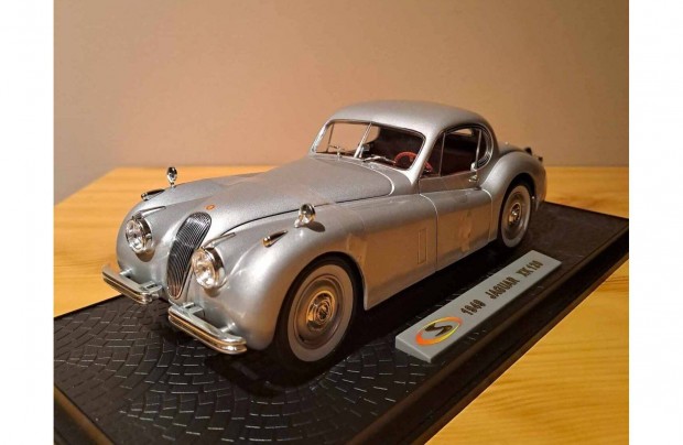 1:18 Signature Jaguar Xk 120 modell