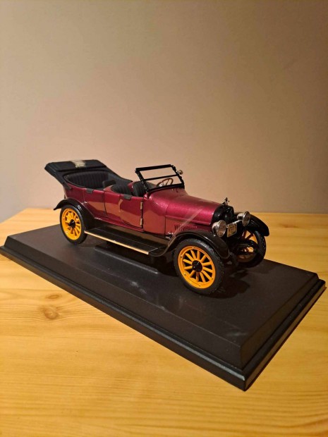 1:18 Signature Reo Touring 1917 modell