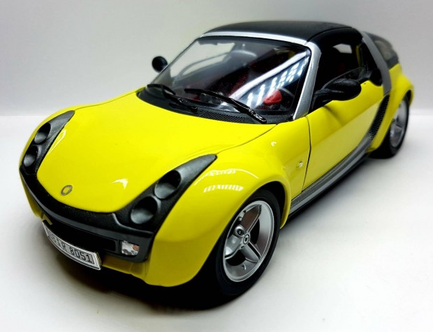 1/18 Smart Burago kiads autmodell 