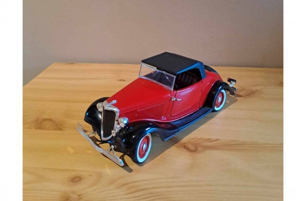 1:18 Solido Ford V8 modell kis hibs