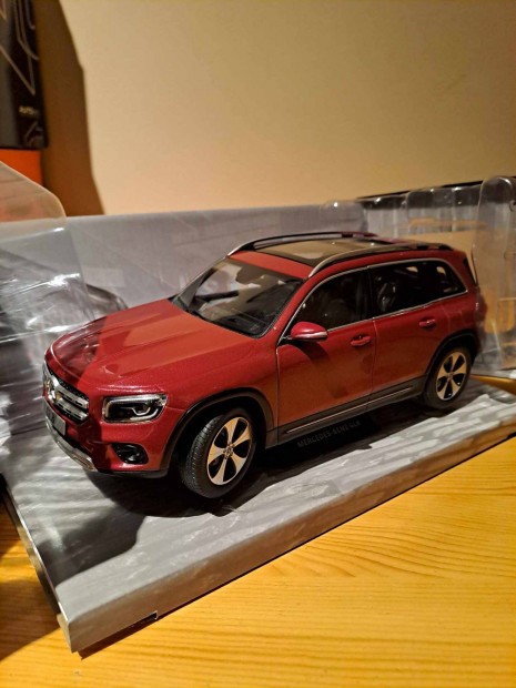 1:18 Solido Mercedes-Benz GLB modell