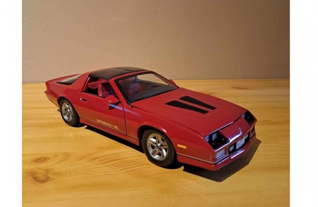 1:18 Sun Star Chevrolet Camaro modell