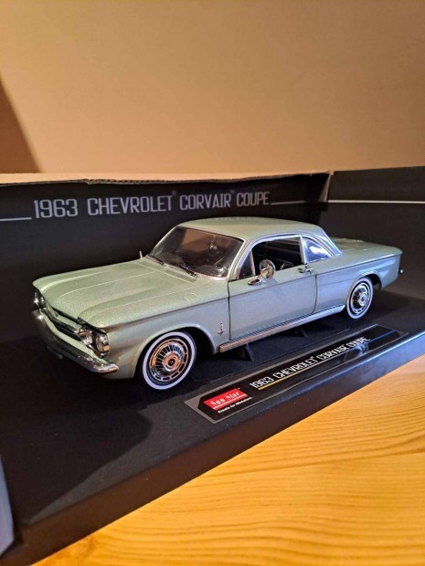 1:18 Sunstar Chevrolet Corvair Coupe modell