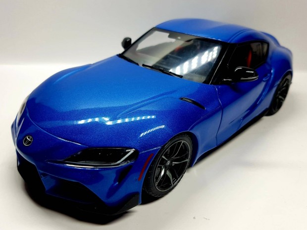 1/18 Toyota GR Supra Solido kiads autmodell 