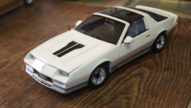 1:18 USA Aut modell Chevrolet Camaro 1982 Hfehr SUN Star