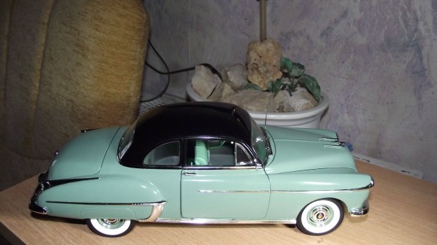 1:18 USA Aut modell Oldsmobile Rocket 88 1950 Autoworld