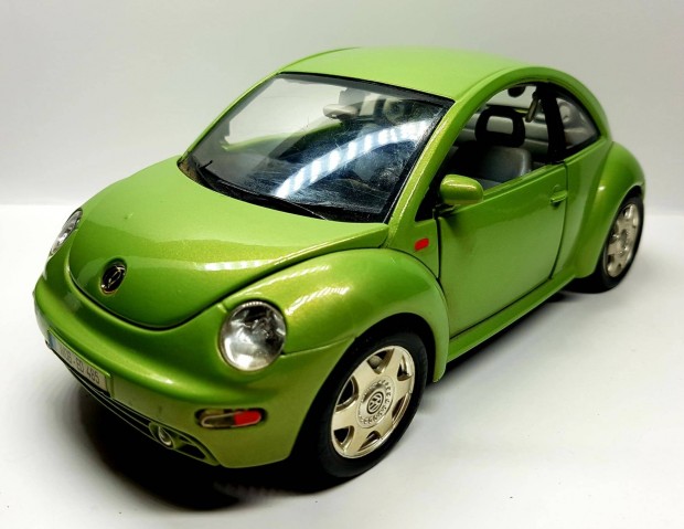 1/18 Volkswagen New Beetle (1998) autmodell 