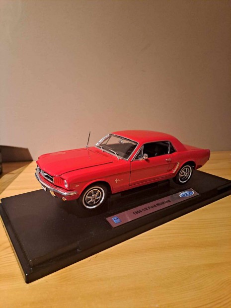 1:18 Welly Ford Mustang modell