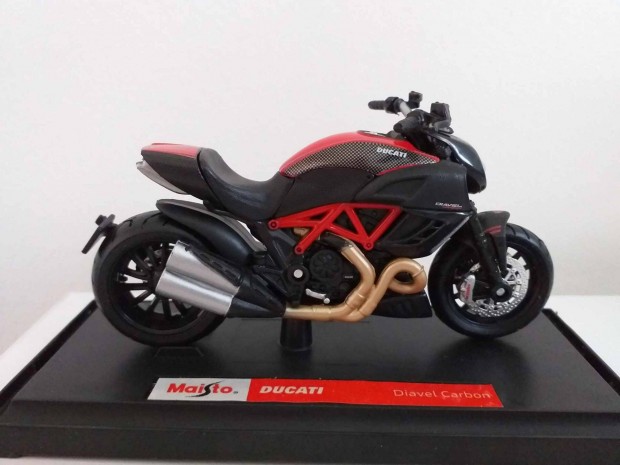 1/18 motor modell Ducati Diavel