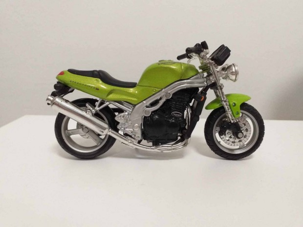 1/18 motor modell Triumph Speed Triple 955i