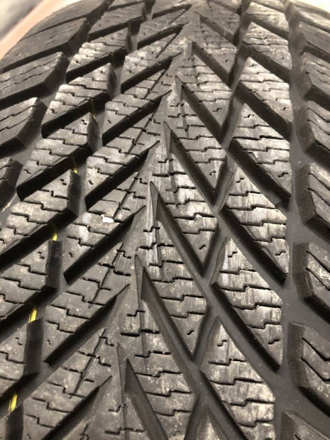 1-1 db Nokian 205/55r16 tligumi 205/55 r16