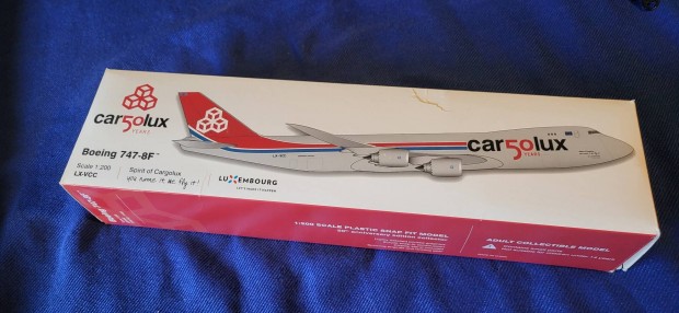 1:200 Boeing 747-8F Cargolux modell