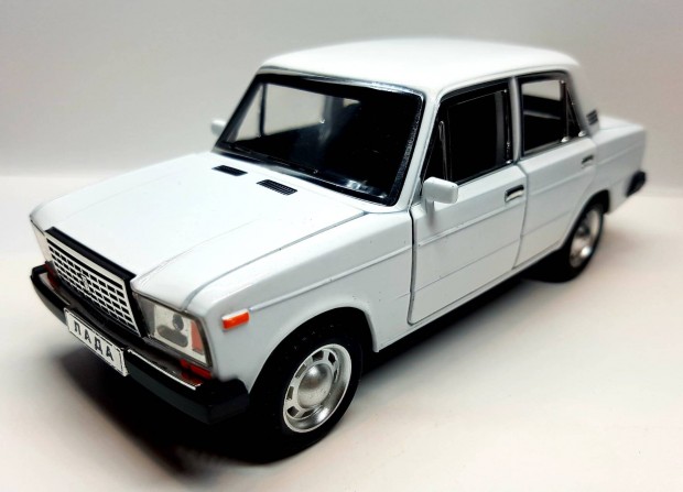 1/24 Lada autmodell 