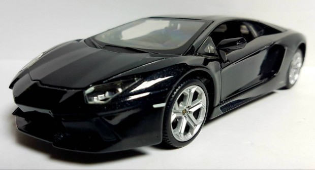 1/24 Lamborghini Aventador LP700-4 Maisto kiads autmodell 