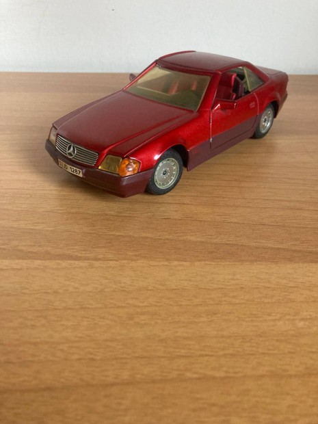 1/24 Mercedes-Benz SL 500 Majorette kiads fm autmodell