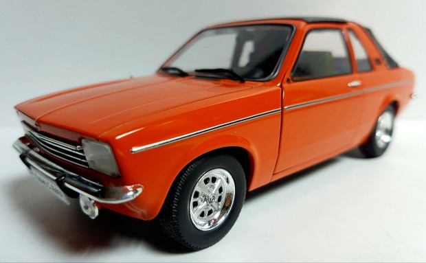 1/24 Opel Kadett C Aero 1976-os kiads autmodell 