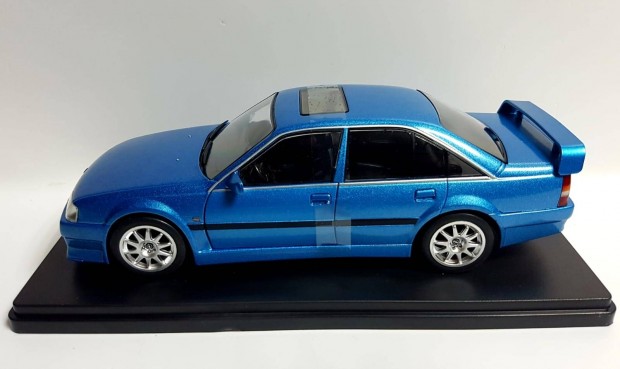 1/24 Opel Omega Evolution 500 autmodell 