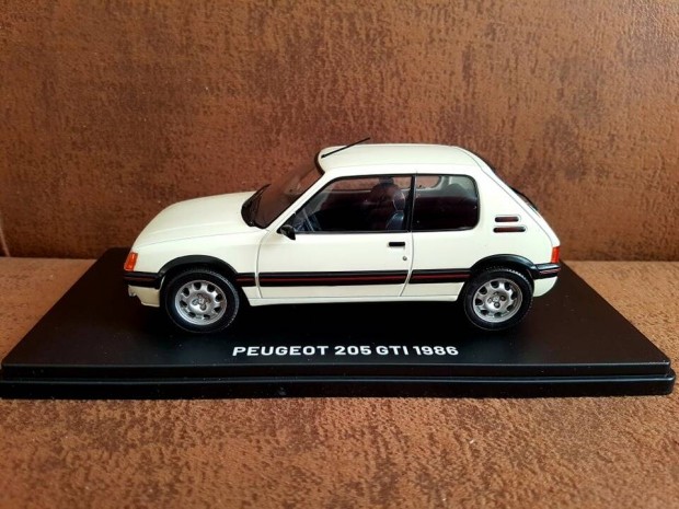 1/24 Peugeot 205 GTI Hachette kiads autmodell 