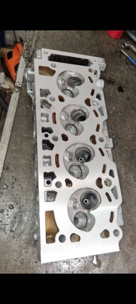 1.2 Tsi hengerfej eladó