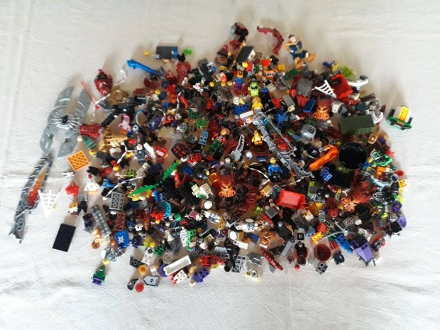 1,3 kg-nyi mlesztett LEGO szp llapotban elad